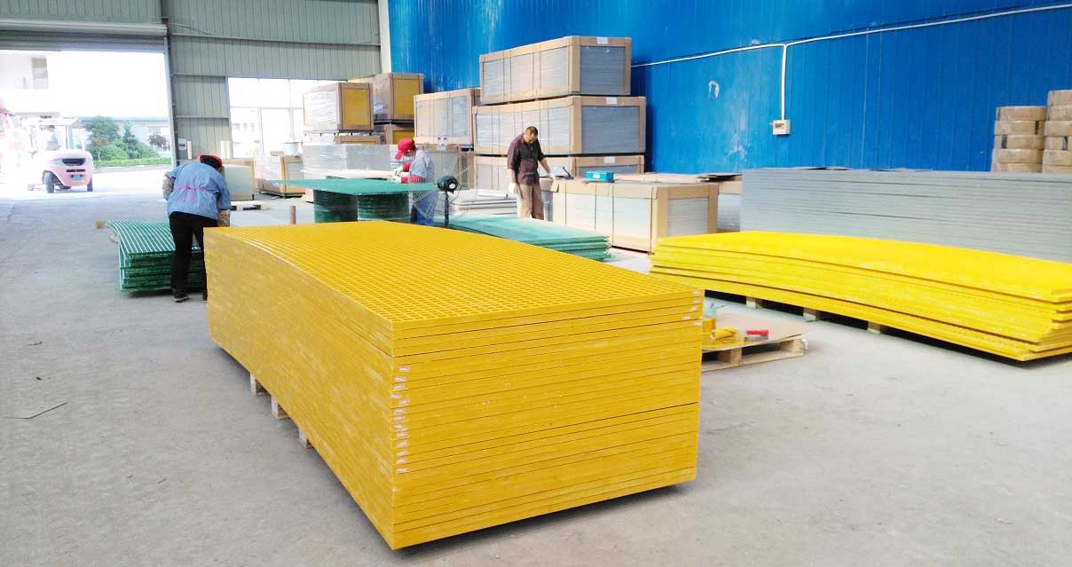 Nantong Sui Generis Factory in China and Stack of Molded Grating